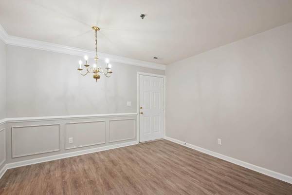 Inviting 2 BR-Washer/Dryer Included, Walk to Parks 1