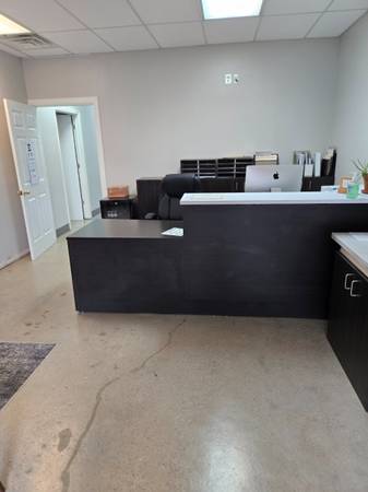 $22 / 1200ft2 - Suite Comercial, 120 Holiday Court (Franklin)63673250203395121