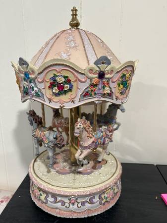 Detective animated musical carousel with horse and FLORAL MOTIFS 1