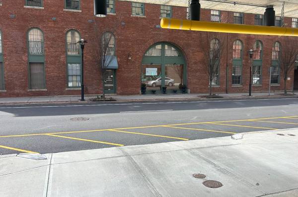 $800 / 160ft2 - Professional office available $800 (S. Water St. Providence)64002993674369124