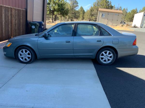 2000 Toyota Avalon 1