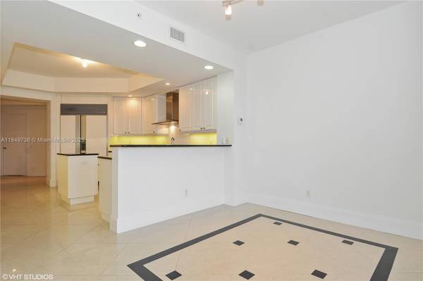 $8,750 / 3br - Bright and spacious apartment (21200 Point Pl)64051007321731123