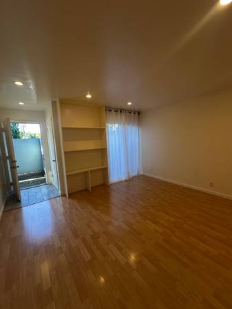 $2,399 / 1br - N berkeley 1bed 1bath remodeled accross from Andronicos walk to shops (berkeley)63845956532225121
