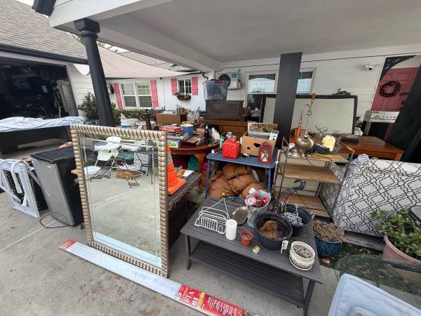 Yard sale photo