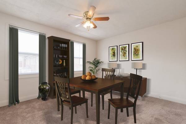 Hardwood floors, Cable Ready, Ceiling Fans 1