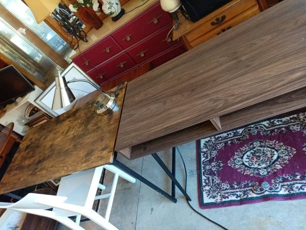 Quality Desks 1