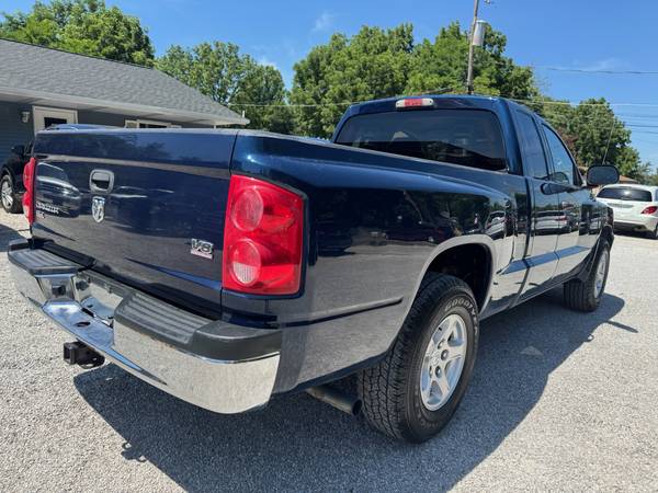 2006 Dodge Dakota SLT 4WD - 4.7 V8 - Only 66,000 Miles! Must see! - $8,99563436065577091122