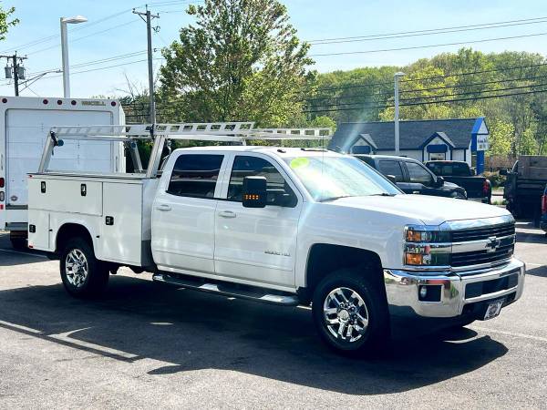 2017 Chevrolet Chevy Silverado 2500HD CARGADO Z71 CABINA CREW 6.0L V8 CAJA DE UTILIDADES!! - $26,994 (+ MASTRIANOS DIESELLAND)63615415659521123