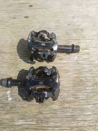 iSSi clipless pedals 1