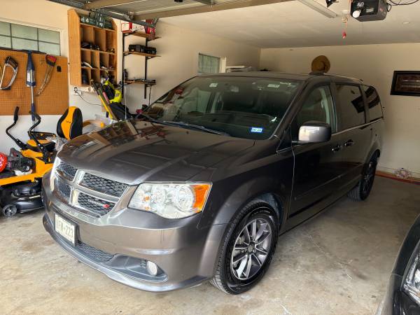 2017 Dodge ven 1