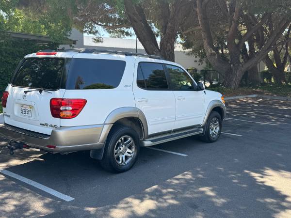 2004 TOYOTA SEQUOIA SR5 - $10,500 (Mountain View)63654703668867123