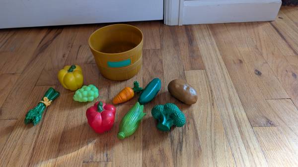 Learning Resources New Sprouts Bushel of Veggies 1