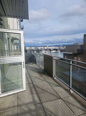 $1,899 / 1br - 705ft2 - Come Home To Calm Waters63808107109763123