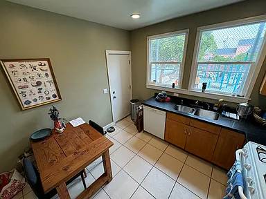 $1,721 / 2br - Light-Filled 2-Bedroom in Seacliff Near Park and Beach64000754096641124