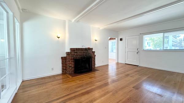 $3,000 / 2br - 1000ft2 - Restored 2BD/1BA home in Maxwell Park-garage, fireplace, w/d, pets ok! (oakland east)64000749036035124