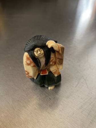Ivory Karakuri Netsuke ‘Rotating Head’ Figurine 1