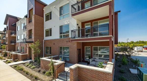 $2,403 / 2br - 1094ft2 - Fiberoptic Internet! Quartz Countertops! Modern, Spacious Living! (Harris Ranch)63794970406913120