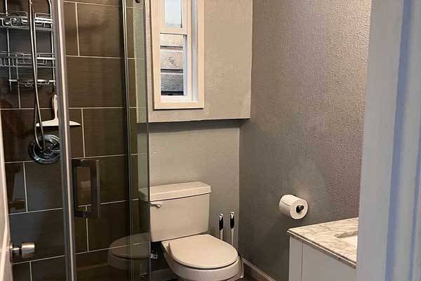 $1,600 / 2br - 1200ft2 - !! This is a renovated 2 bed/ 2bath house!! (San Francisco, CA)63989800137986121