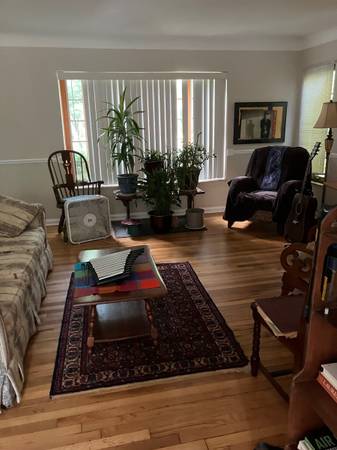 $750 / 1br - 1000ft2 - Own bed/bath/living room for Medical resident or ? (S Oakland county)64018941241859123