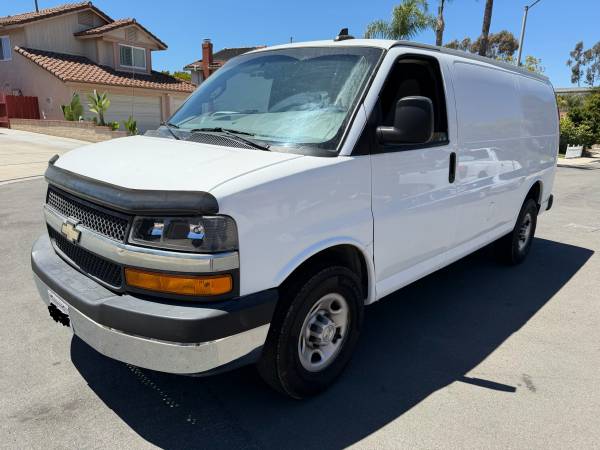 2021 Chevrolet express 2500 - Photo 4