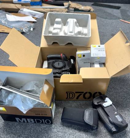 Nikon D 700  with MBD 10 1