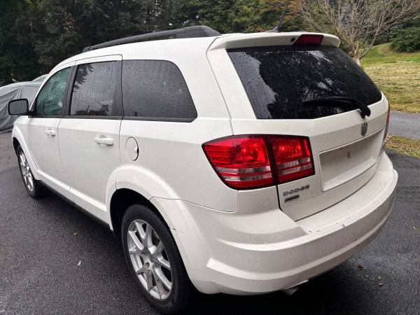 2010 Dodge Journey - $3,500 (Highspire)63477728204673123