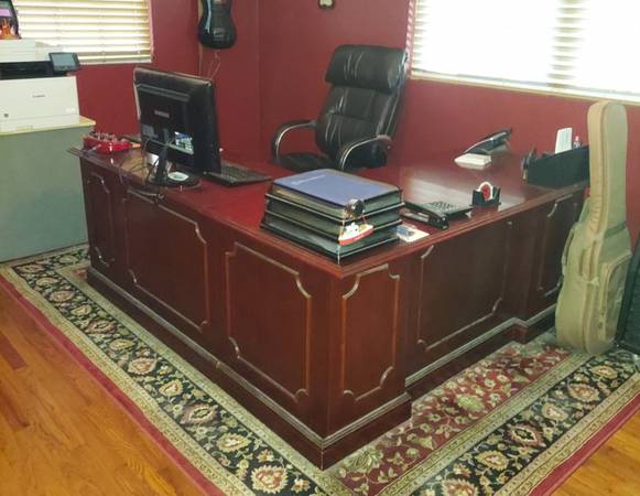 Traditional Executive Corner Desk 1