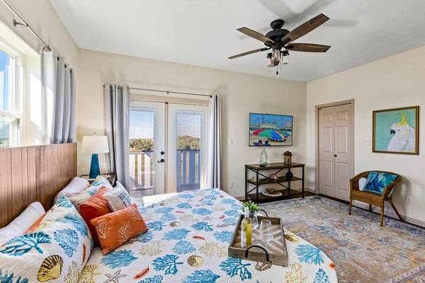 $3500.00 / 3br - 1697ft2 - 3 bedroom, 3 private bathrooms and balconies, short walk to the beach63812507285123120