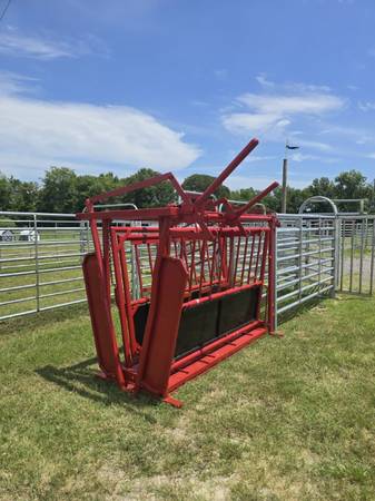 Red Classic Manual Chute 🐄 1