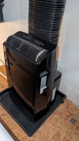 Midea Portable Air Conditioner - Excellent Condition! 1