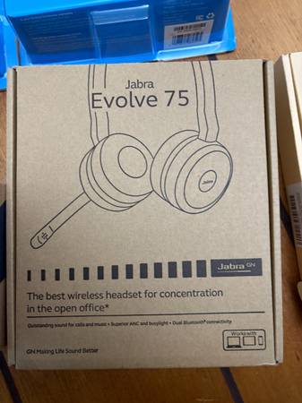 Nuevos auriculares para computadora Logitech, Jabra, Plantronics de $20 a $160 cada uno - $20 (hercules, pinole, san pablo, el sob)63471456641155122