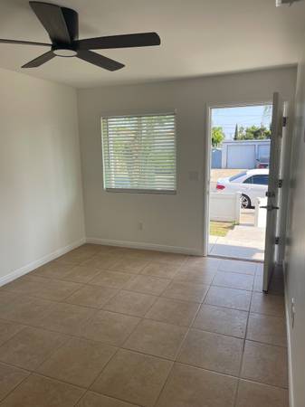 $3,675 / 3br - 1336ft2 - House 3 bedrooms and 2 full bathrooms with parking (San Diego)64037221903745124