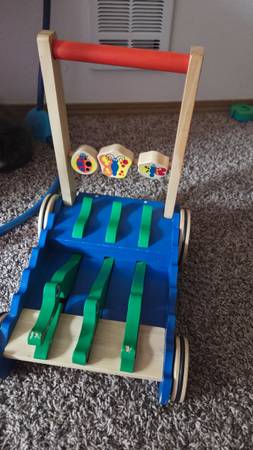Wooden Alligator Push & Walking Toy 1