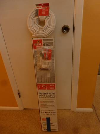 RCA outdoor / attic TV antenna & cable 1