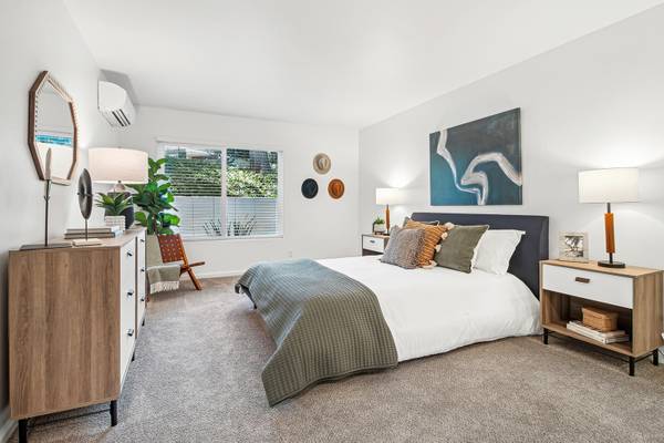 $2,565 / 1br - 756ft2 - Private One bedrooms available! (TO)63668271223681121