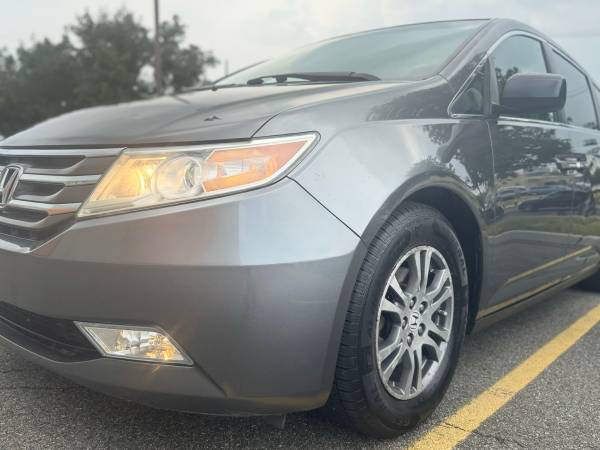 2012 Honda Odyssey ex-l con navegación - $7,400 (Nueva York)63654712682371123