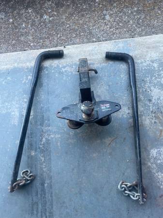 Weight distributing hitch 1