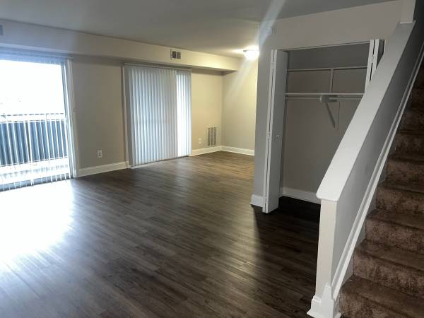 $1,599 / 2br - 720ft2 - Minutos del Metro y la autopista – ¡Hogares espaciosos disponibles! (Hyattsville)63779285735809123