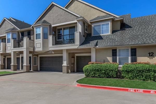 $1,922 / 2br - 1305ft2 - Meticulously Groomed Community + Plano ISD + 2 Car Garage (Dallas)63936221685122122