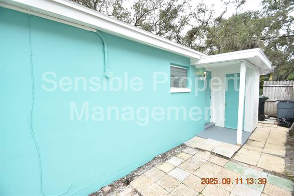 $1,195 / 1br - 600 Beltrees- adorable duplex, private yard, new AC units, fresh paint (Dunedin)63991084660867123
