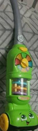 Leap Frog LeapFrog educational pick up and count toy vacuum 1