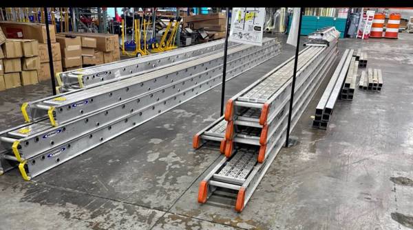 DOBLADORAS-LADDERS-ESCALERAS-HERRAMIENTAS-SIDING-ROOFING-PAINTING-ROOFING-SHINGL 1
