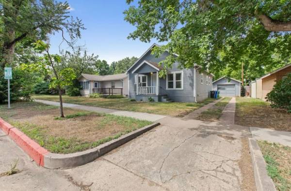 $1,450 / 2br - 952ft2 - Super cute 2 bed 1 bath w/basement (Colorado Springs)63686832515585121