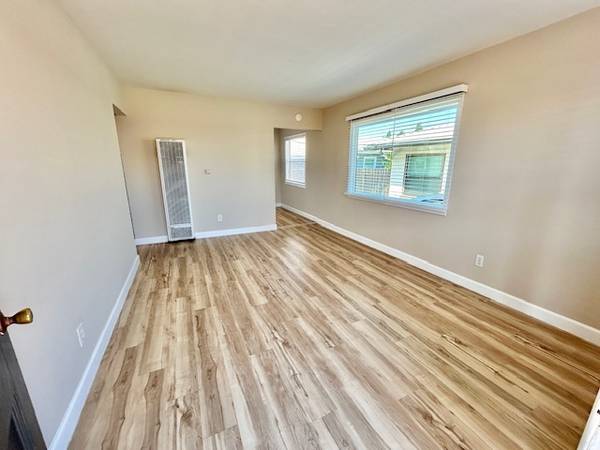 $1,675 / 1br - 500ft2 - Cottage reformado estilo 1B/1B, Lavandería (561) (Chula Vista)63663819306755121