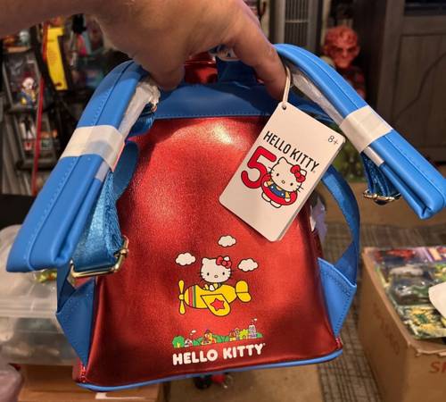 HELLO KITTY LOUNGEFLY