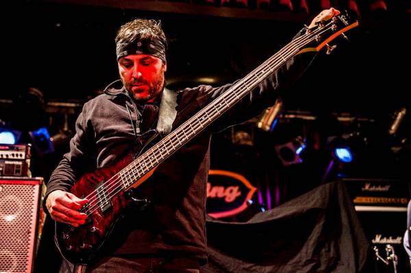 Schecter 5 String Bass 1