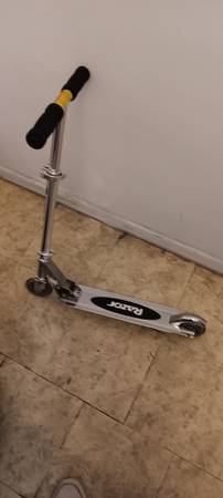 Razor Kick Scooter - $25 (Douglas)63439479194497121