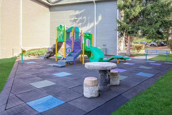 $2,056 / 2br - 958ft2 - Dive into Lynnwood's vibe! Perfect 2 bed, 2 bath location. (Lynnwood - Martha Lake)63852580176001123