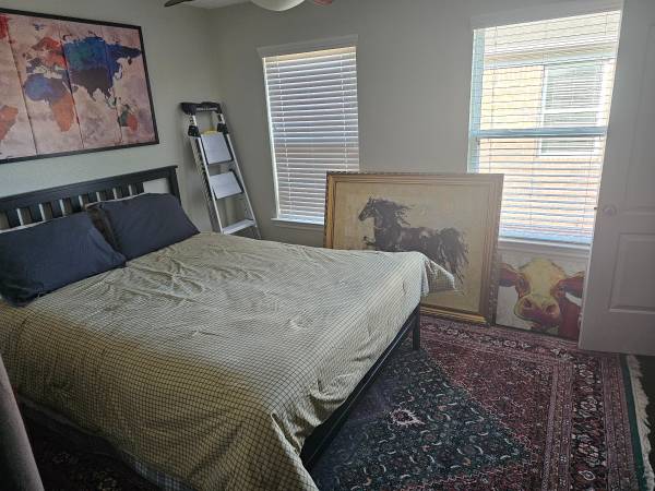 Room for rent available Now 1