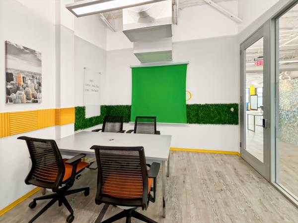 $622 🍂 Turn Over a New Leaf – Flexible Office Space with Fall Discounts! (Houston)63906678217858124